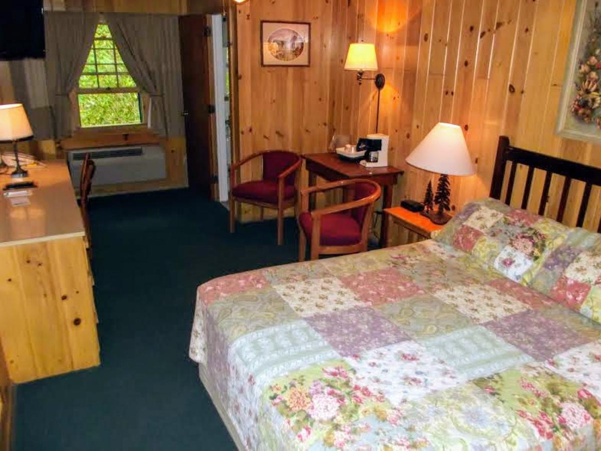 Mitchell'S Lodge And Cottages Highlands Room photo